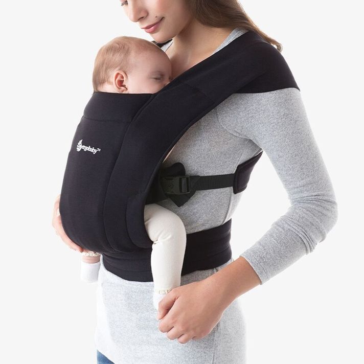 ERGOBABY - Nosič EMBRACE - PURE BLACK