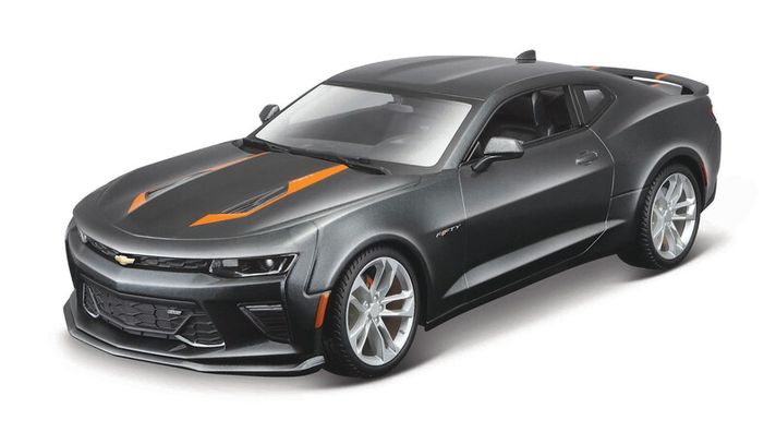 MAISTO - 2017 Chevrolet Camaro 50th Anniversary, metal šedý, 1:18